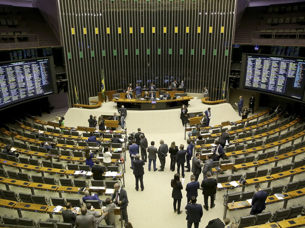 Câmara aprova MP que autoriza venda direta de etanol para postos