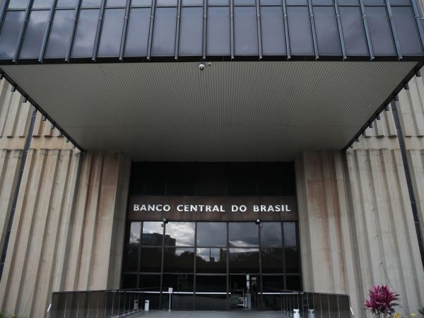 Copom inicia quarta reunião do ano avaliando fim de altas da Selic