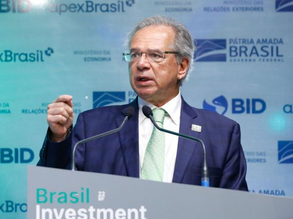 Mundo vive turbulência econômica que vai piorar, diz ministro