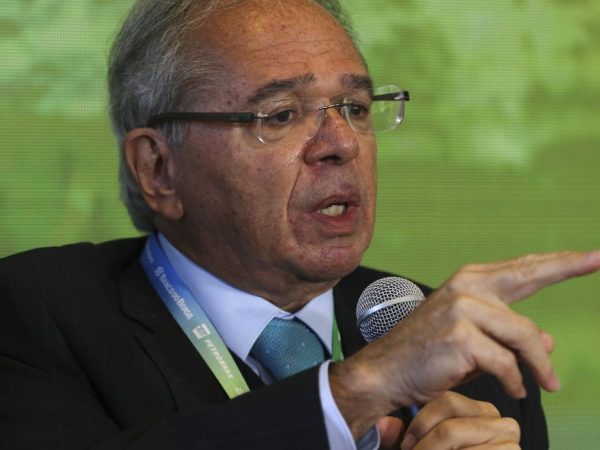 Ministro diz que governo está atuando para reduzir impostos e inflação