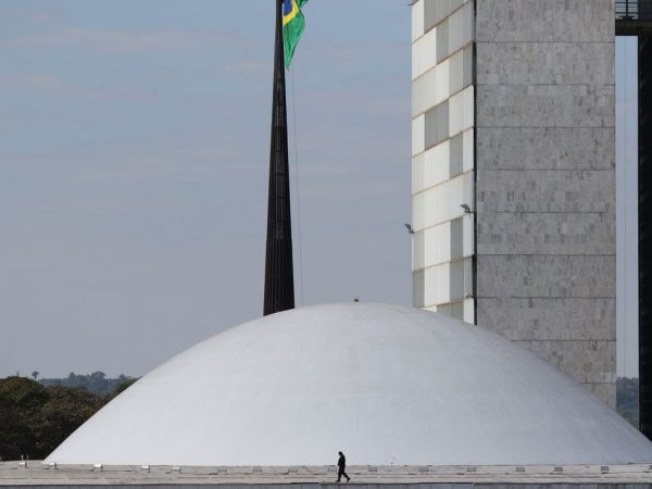 Senado aprova MP sobre venda direta de etanol