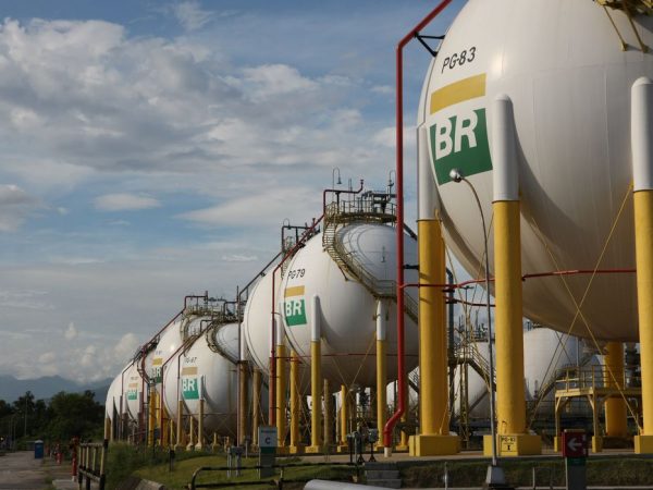 IBGE: preços da indústria sobem 1,94% em abril