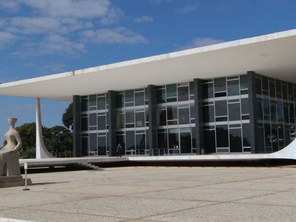 STF derruba decisão de Nunes Marques que devolveu mandato a deputado