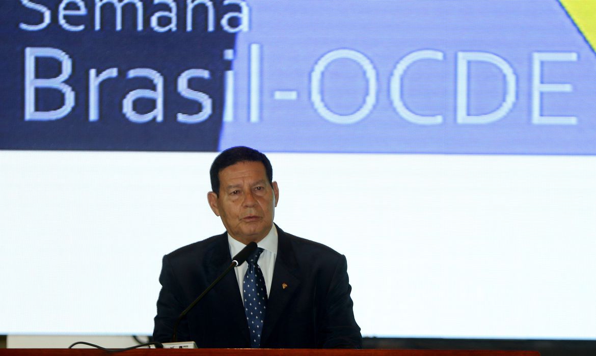 Vice-presidente diz que adesão do Brasil à OCDE é prioridade