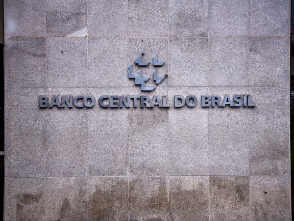 Servidores do BC aprovam fim da greve mesmo sem reajuste salarial