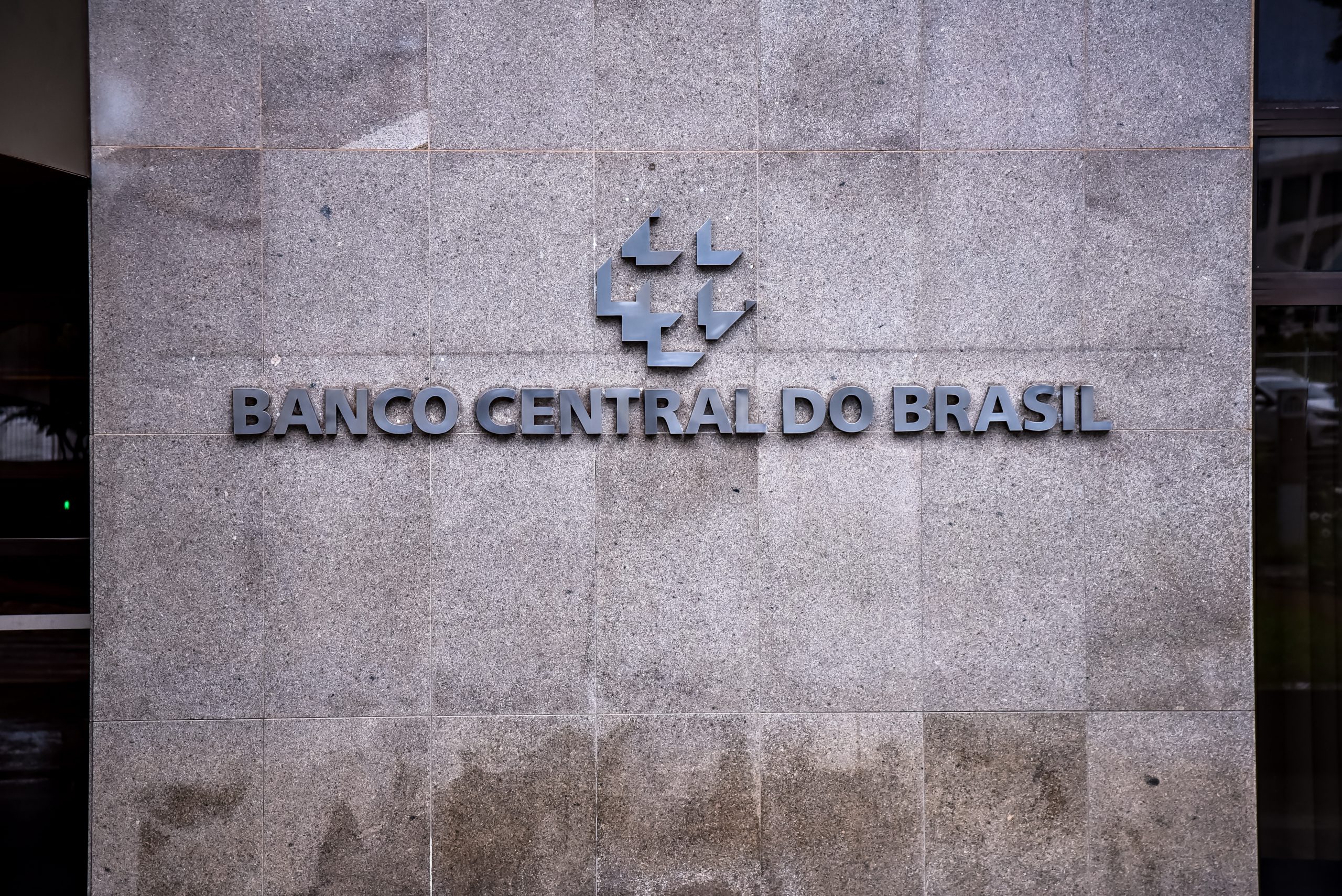 Servidores do BC aprovam fim da greve mesmo sem reajuste salarial