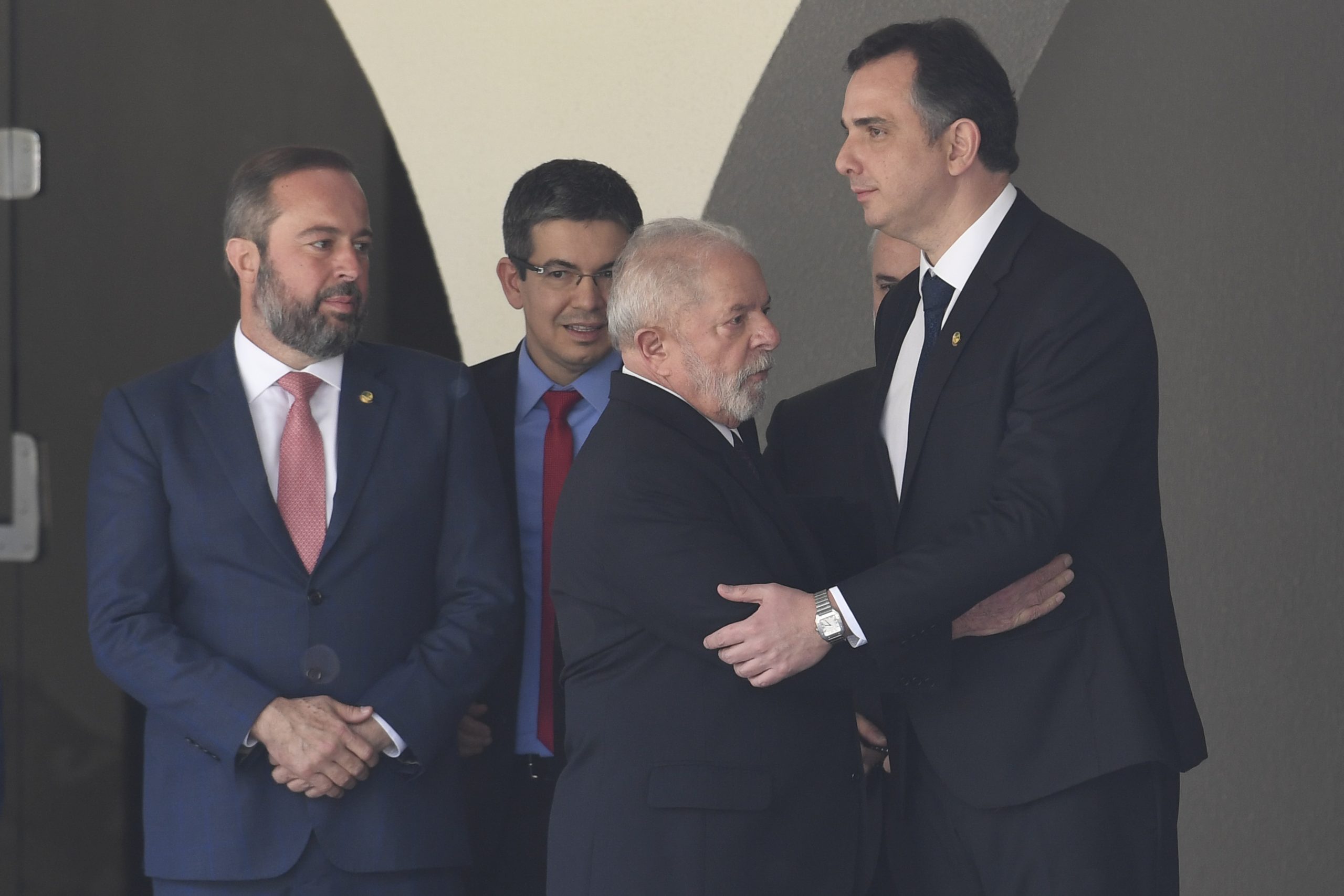 Lula se reúne com Pacheco, que promete defender resultado da eleição