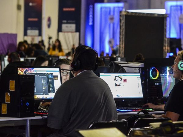 Indústria de Software e Serviços de TIC cresceu 6,5% em 2021