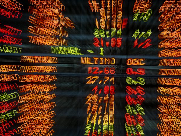 Ibovespa fecha acima de 132 mil pontos pela primeira vez