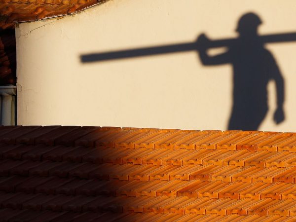 Confiança da construção recua 0,7 ponto em julho