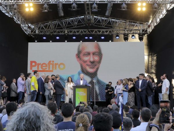 PDT lança candidatura de Ciro Gomes à Presidência da República
