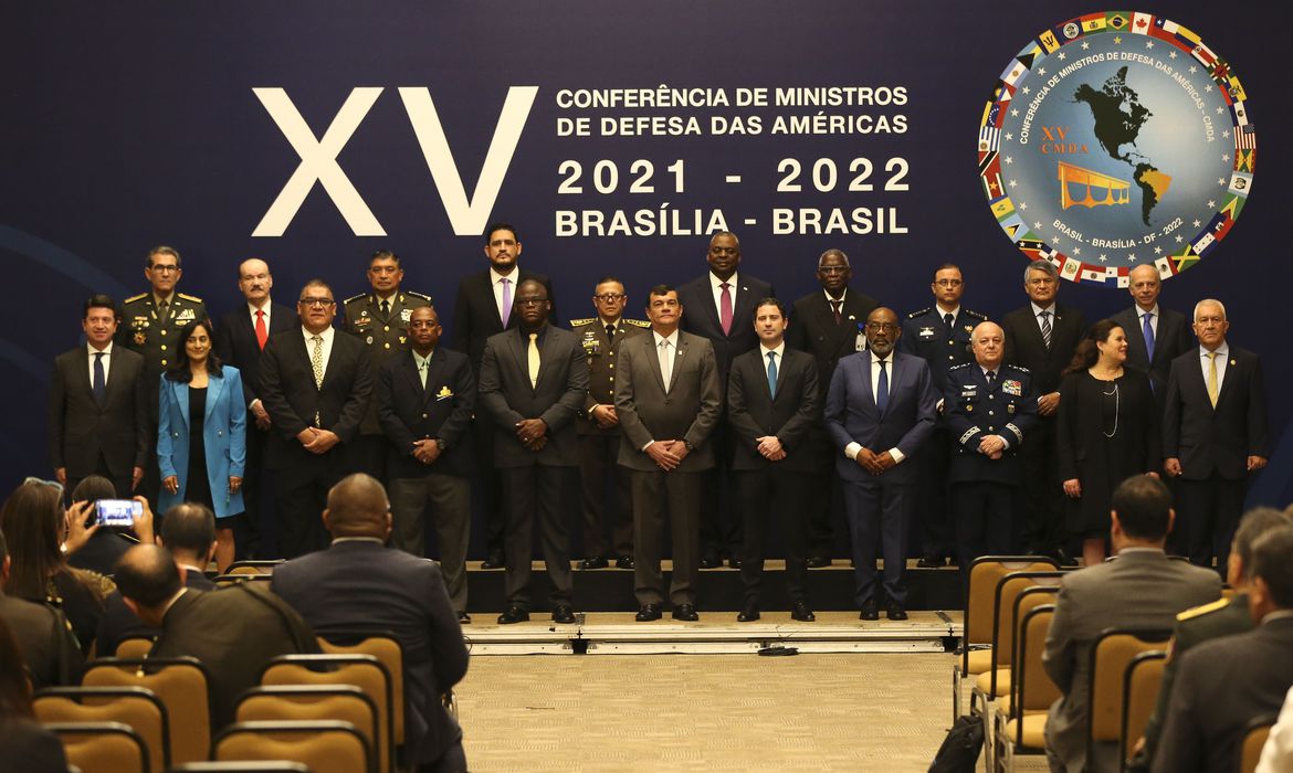 Ministros de Defesa das Américas reforçam compromisso com democracia