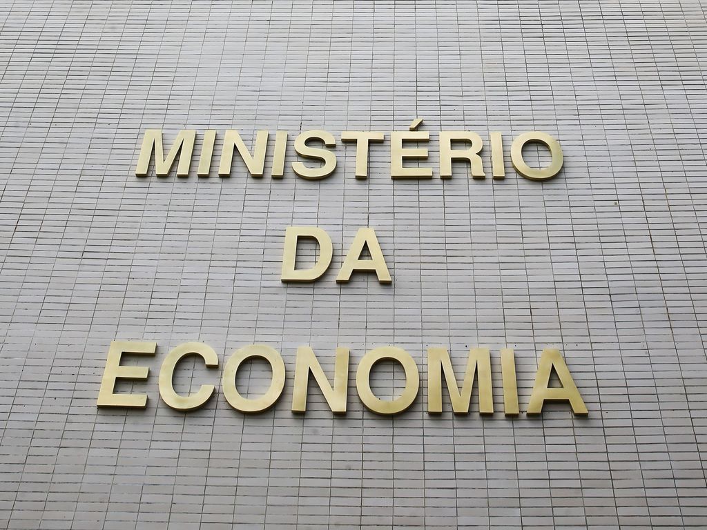 Governo vai elevar projeção de crescimento do PIB para 2% neste ano