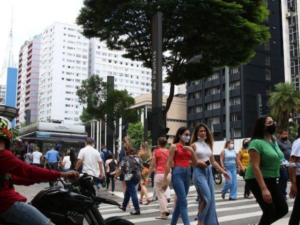 Taxa de desemprego cai para 9,3% no segundo trimestre