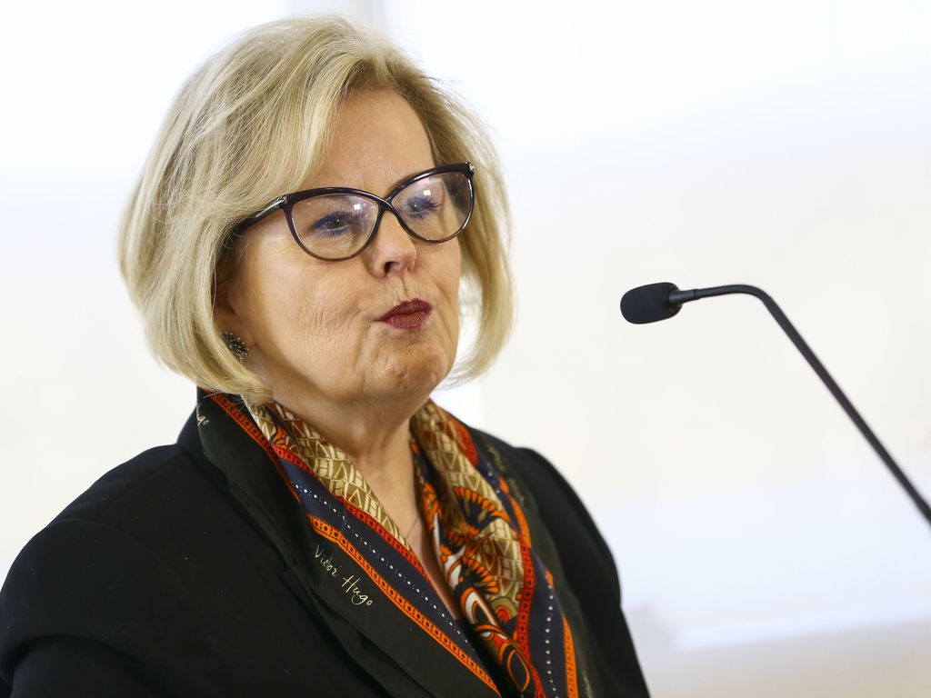 Rosa envia à PGR notícia-crime contra Bolsonaro por incitação à violência