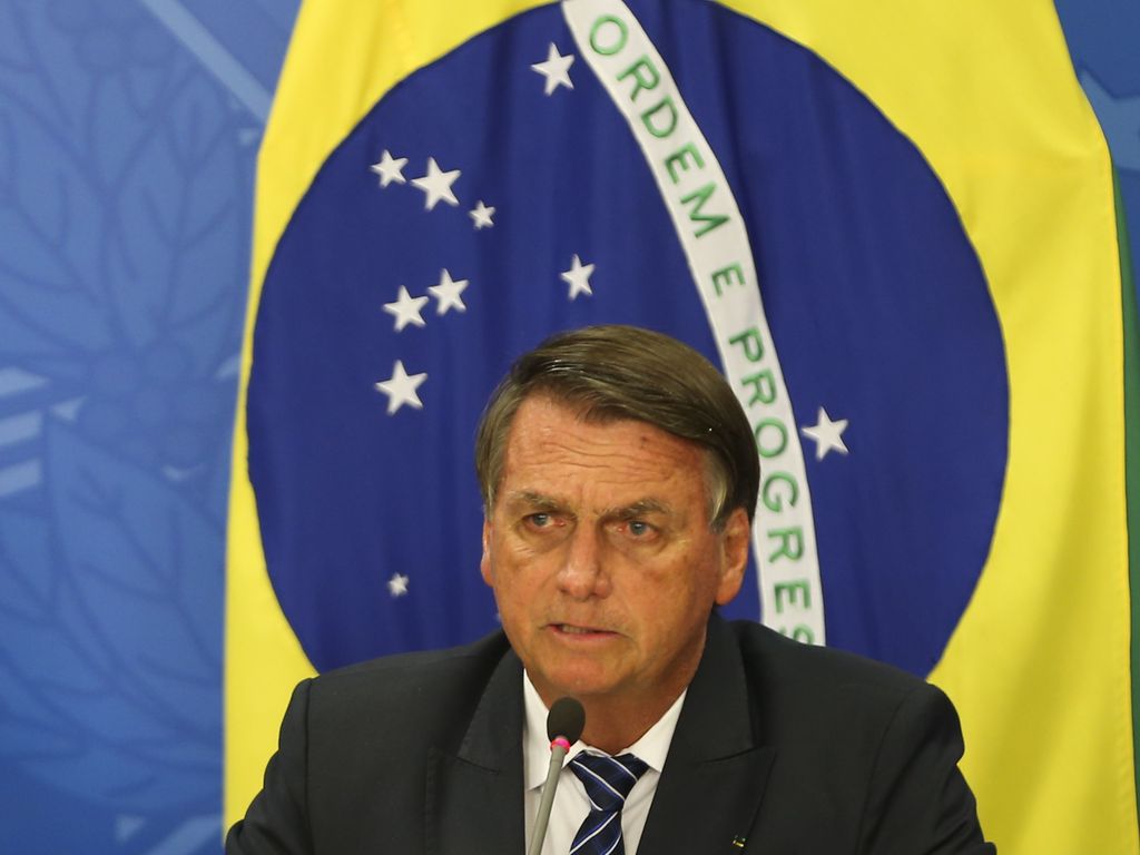 Bolsonaro elogia Senado por PEC e cobra governadores do Nordeste a baixar combustíveis
