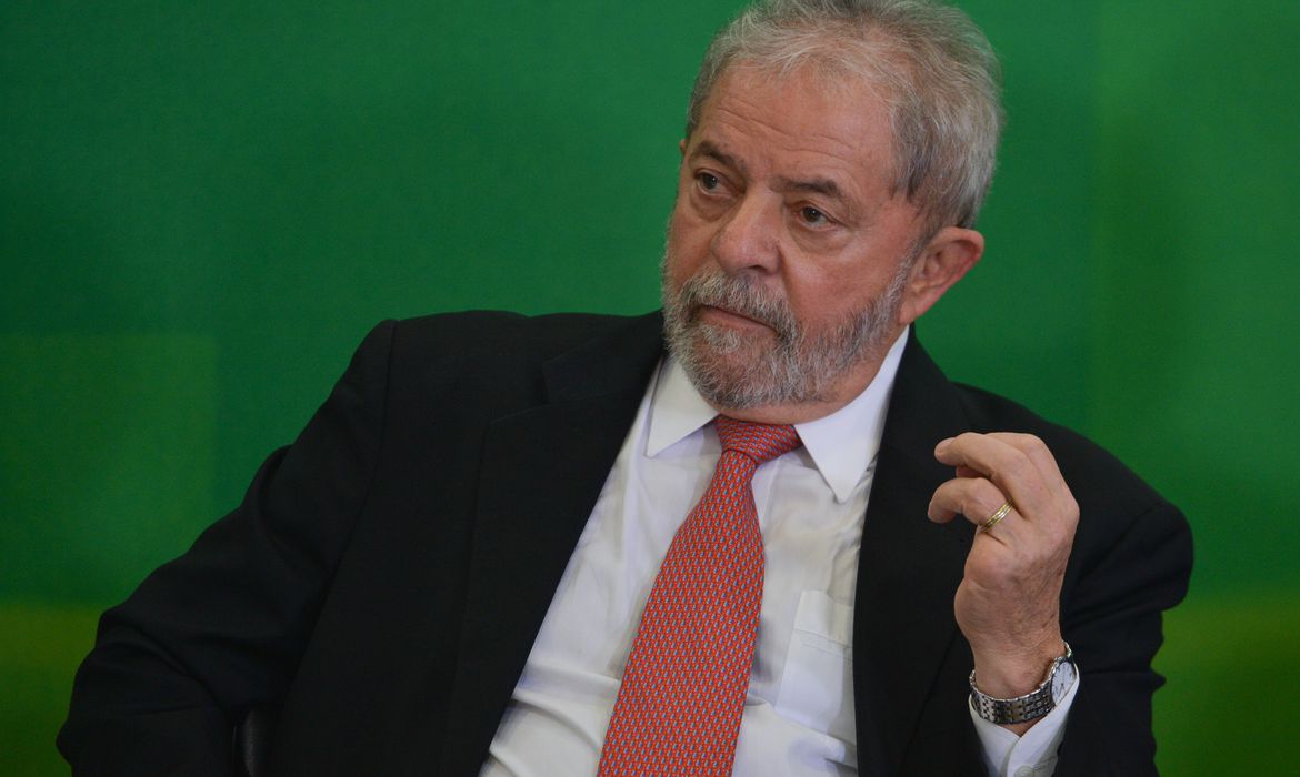 Lula diz que golpismo de Bolsonaro não tem apoio das Forças Armadas