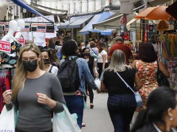 PEC impulsiona ações de varejistas, mas analistas veem fôlego curto