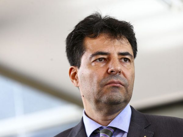 Minas e Energia: Brasil pode ficar 50 dias sem importar diesel
