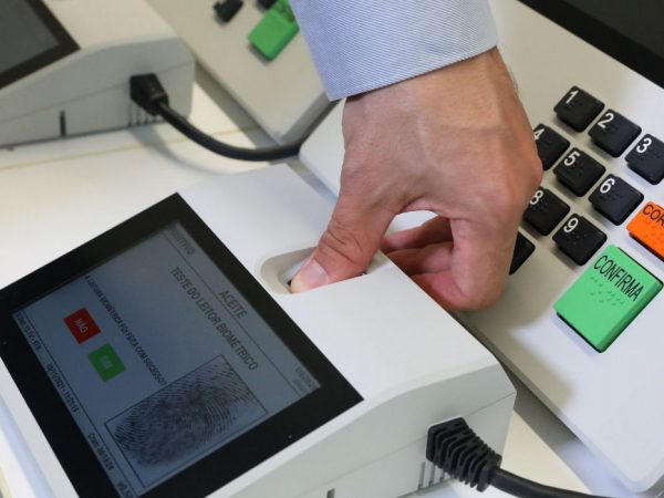 Partidos políticos têm até amanhã para realizar convenções partidárias