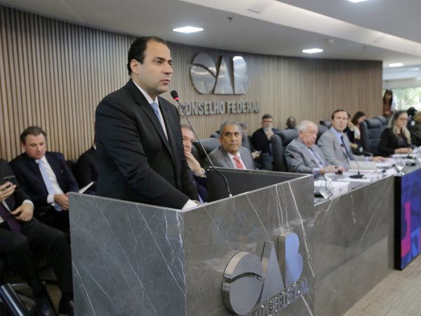 OAB lança manifesto paralelo em meio a críticas por não aderir a outros textos pró-democracia