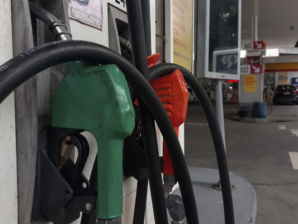 Gasolina já é encontrada a menos de R$ 5 em 13 estados