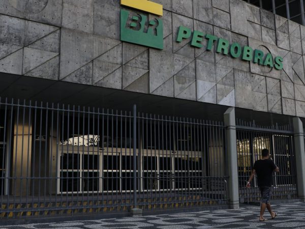 Governo elege rejeitados para o conselho de administração da Petrobras