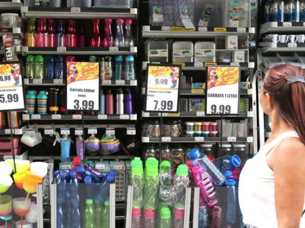 Intenção de consumo das famílias mantém crescimento