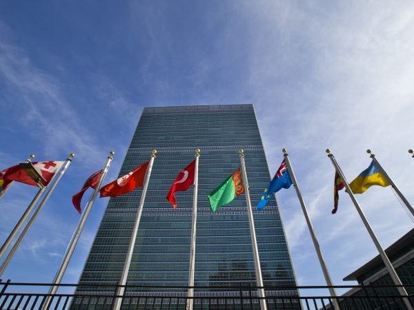 ONU aprova resolução por retirada de tropas russas da Ucrânia com apoio do Brasil