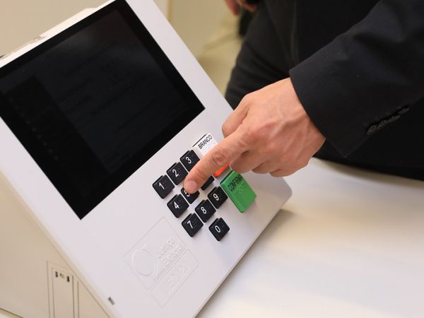 Entenda a diferença entre voto branco, nulo, abstenções e como se contam votos válidos