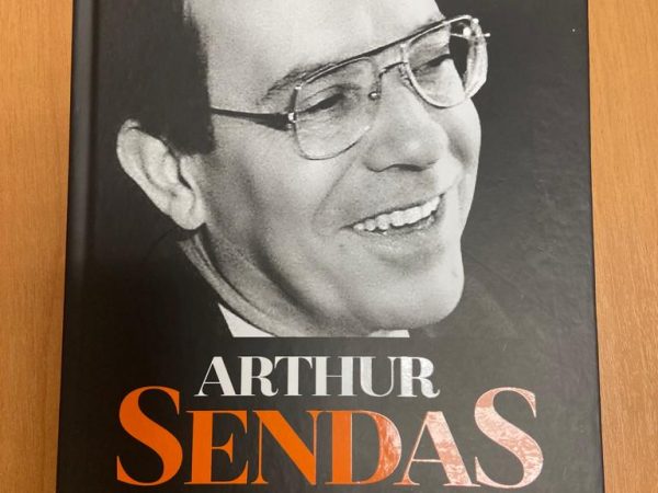 Curso de Administração da UVA promove debate sobre Arthur Sendas, no Campus Tijuca
