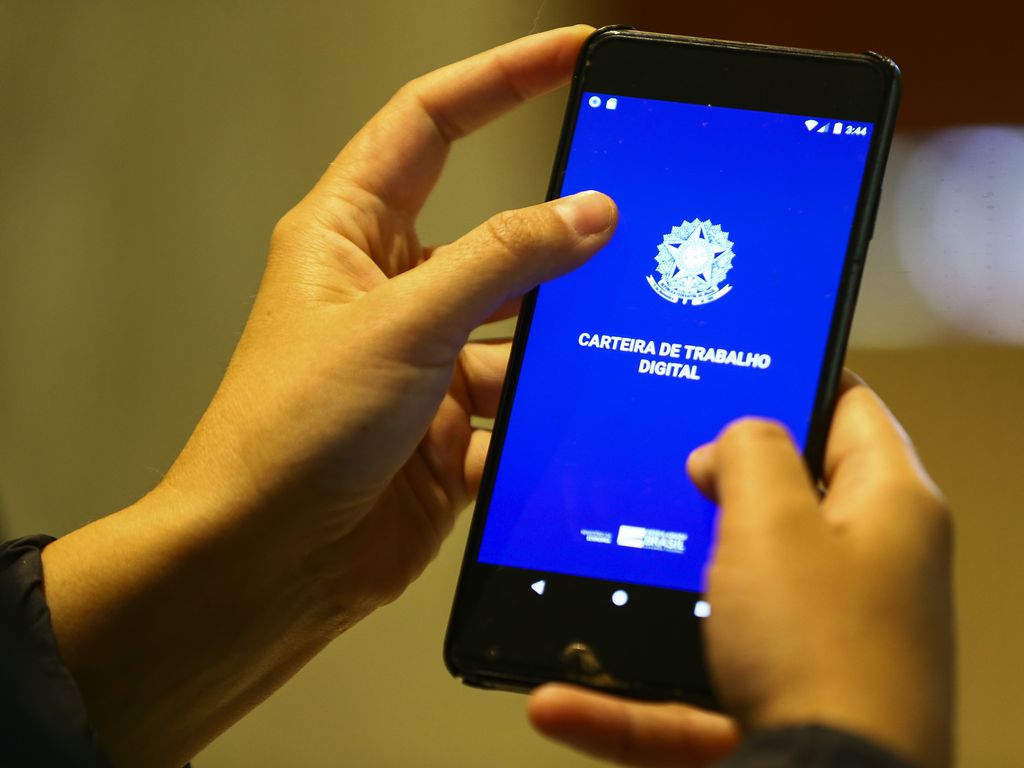 Brasil vai para eleições com desemprego menor e dobro da inflação de 2018