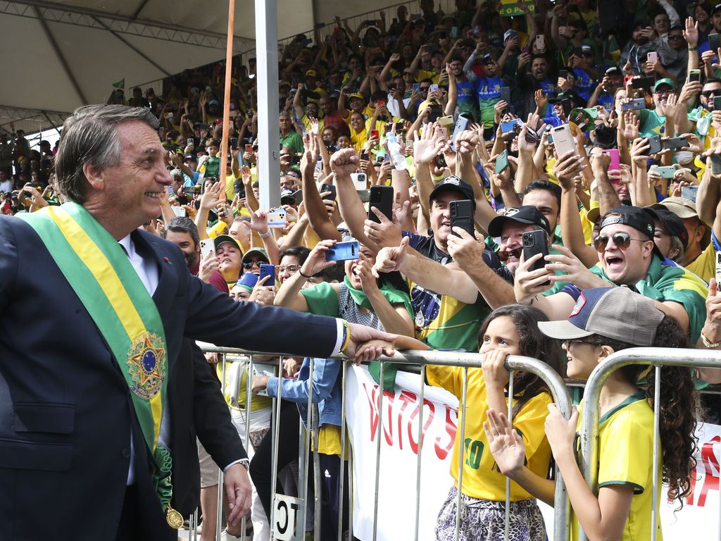 Manifestação pacífica traz alívio, mas economia preocupa empresários