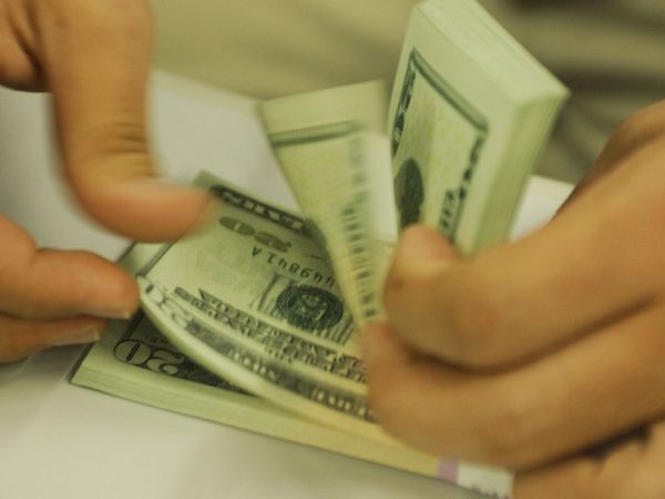 Dólar sobe para R$ 5,18 com inflação alta nos Estados Unidos