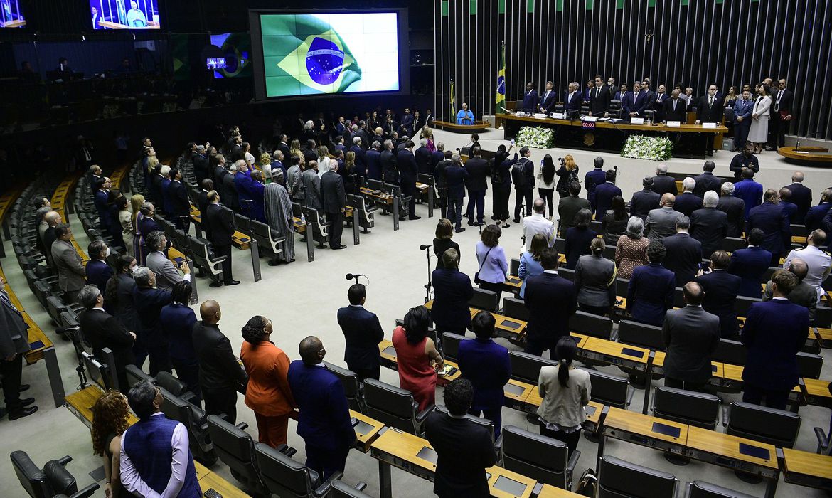 Congresso: sessão pelo Bicentenário é marcada por defesa da democracia