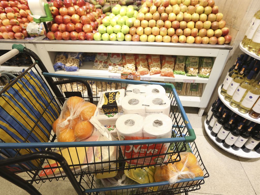 Ecommerce de comida avança, mas consumidor ainda prefere supermercado, diz pesquisa