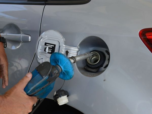 Petrobras reduz litro da gasolina em R$ 0,25 nas distribuidoras