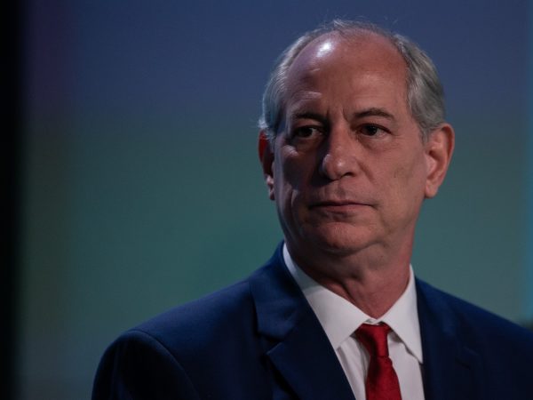 Ciro acompanha PDT e anuncia apoio a Lula no 2º turno