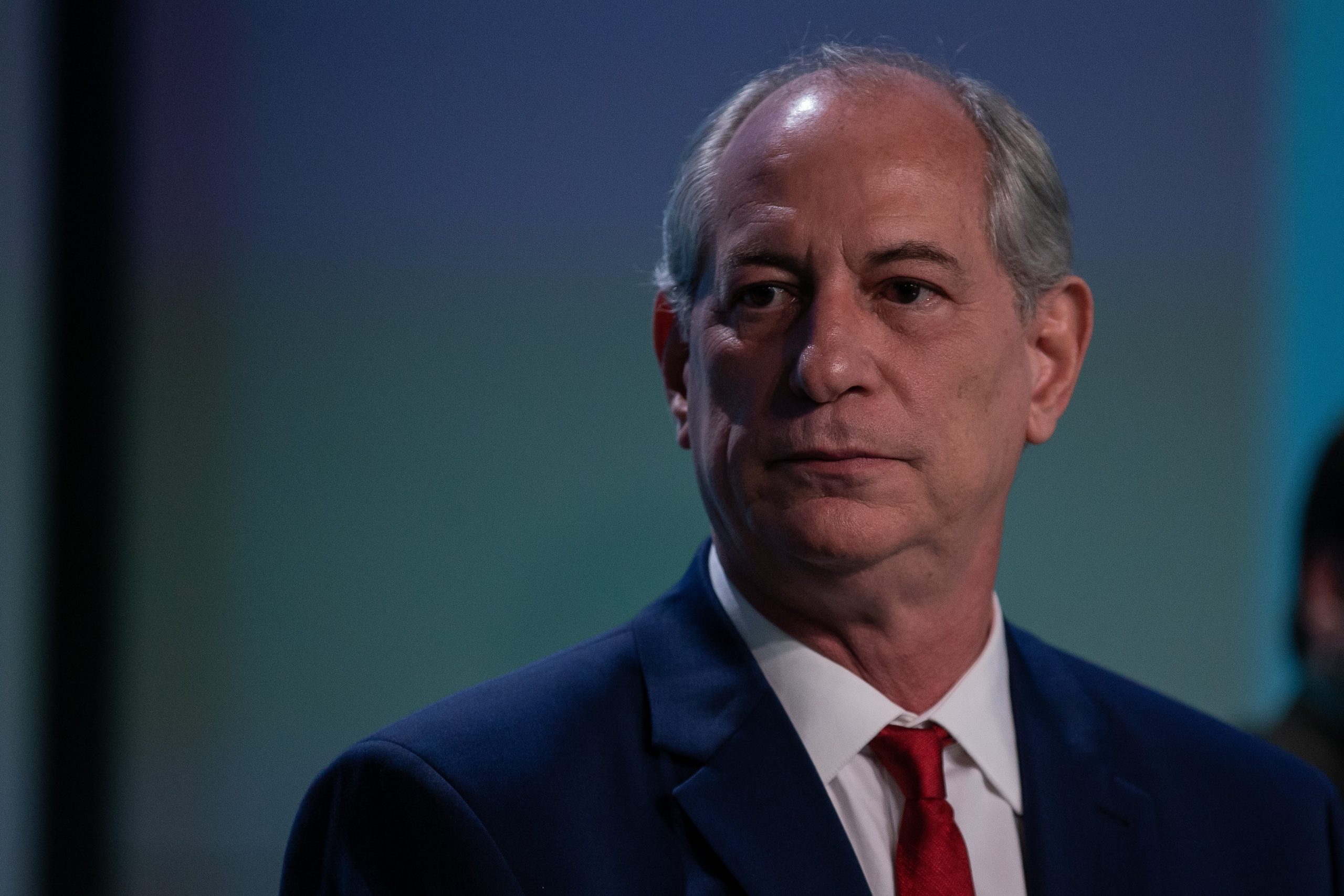 Ciro acompanha PDT e anuncia apoio a Lula no 2º turno