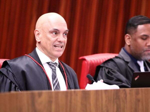 Presidente do TSE faz apelo contra abstenção no segundo turno