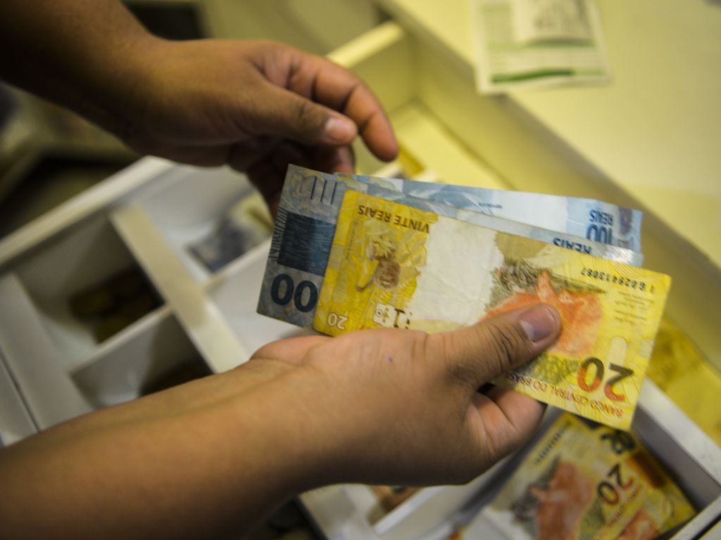 Pesquisa aponta motivações para uso de dinheiro físico
