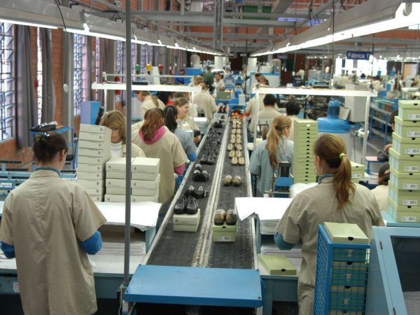Confiança da indústria cai 3,8 pontos em outubro