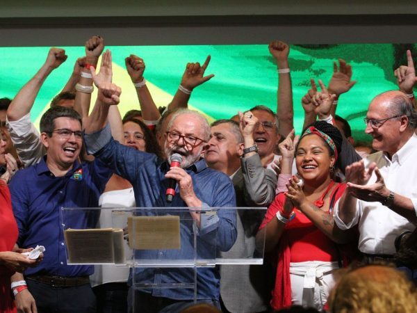 China, Rússia e países da América Latina felicitam Lula pela vitória