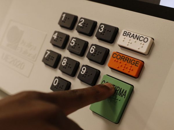 Observadores internacionais exaltam urna eletrônica e segurança das eleições no Brasil
