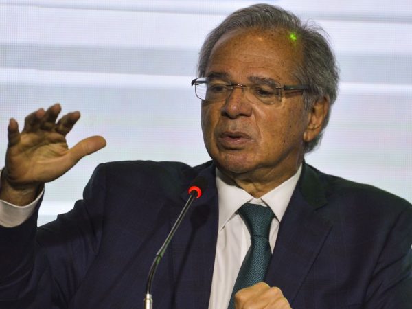 Ministro garante reajuste das aposentadorias e do salário mínimo