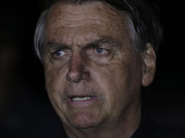 PF conclui apuração e imputa crimes a Bolsonaro por fake news em caso de vacina