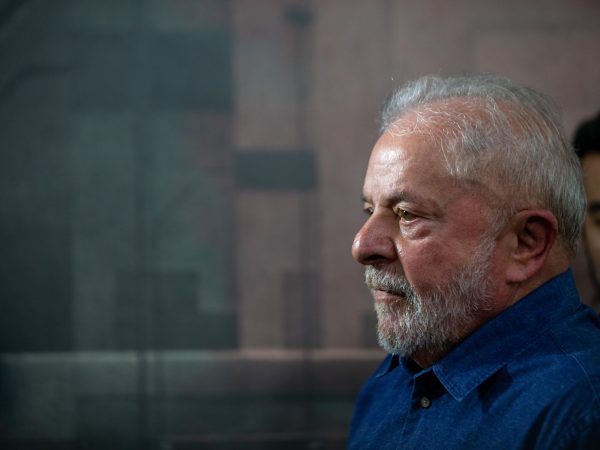 Lula recebe telefonema de Cristina Kirchner e de líderes de Peru, Holanda e Costa Rica