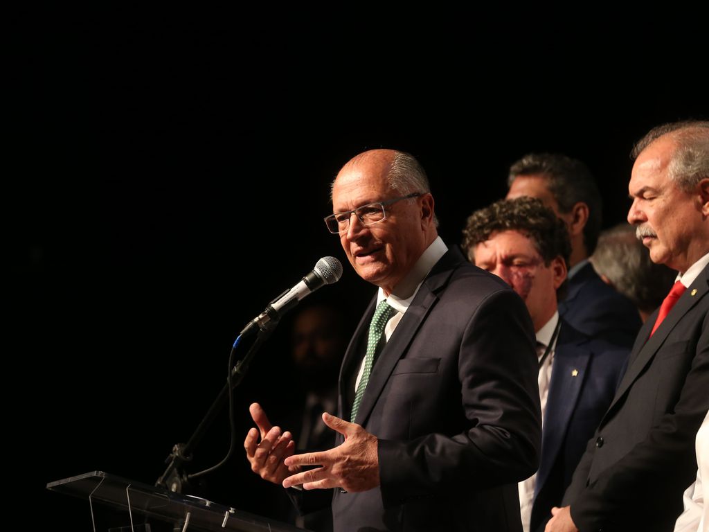 Alckmin anuncia novos nomes da equipe de transição