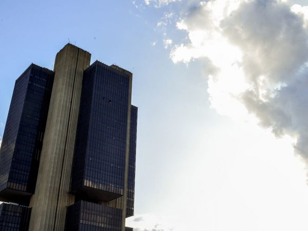 Capacidade de pagamento de famílias e microempresas piorou, diz BC