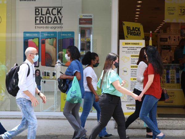Confiança empresarial atinge menor nível desde fevereiro